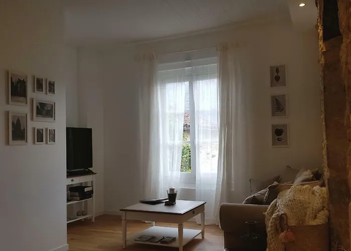 アパート Le Rousseau サルラ・ラ・カネダ